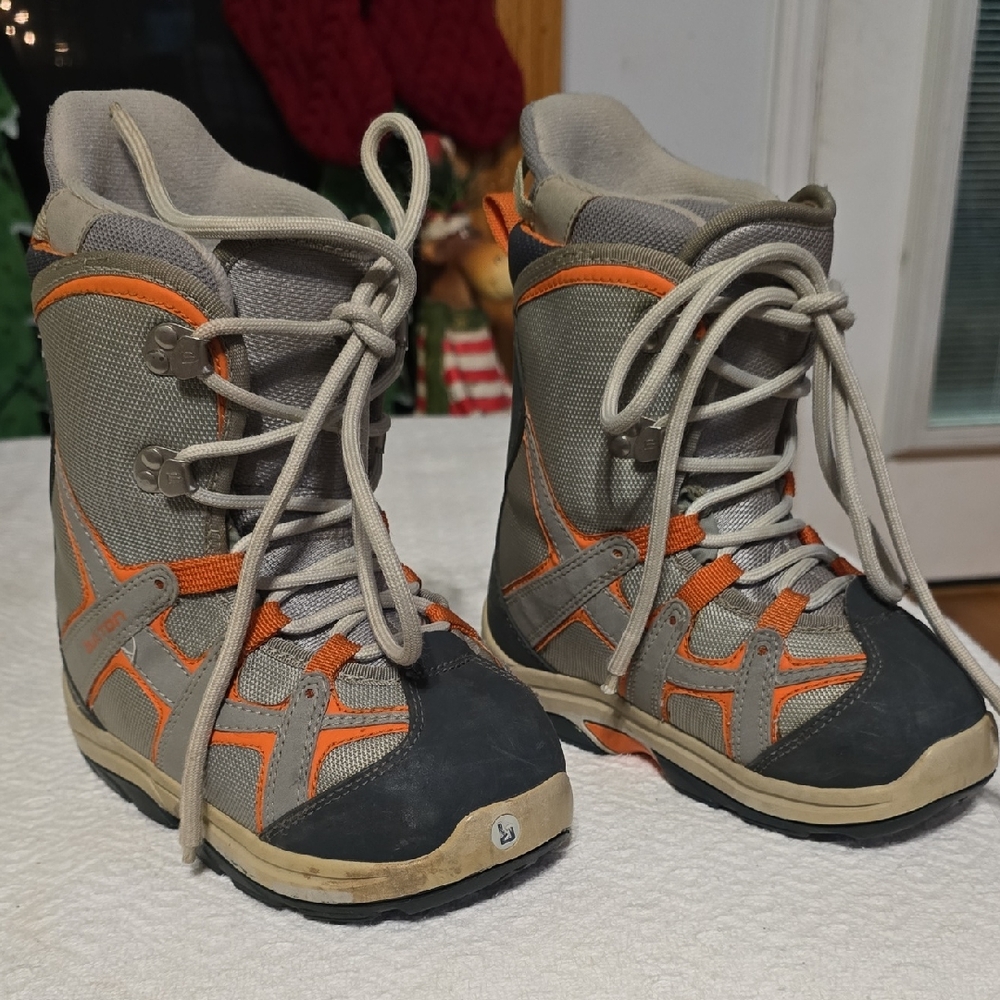 Burton Moto Snowboard Kids' Boots in Gray and Orange Size 1